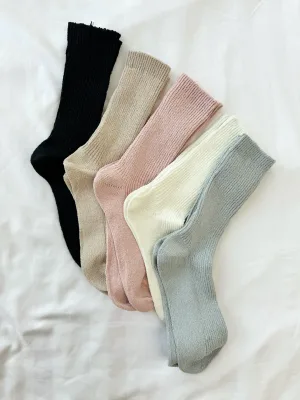 Set mit warmen, pastellfarbenen Socken