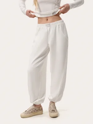 Jogginghosen mit Ziernähten in Milchfarbe