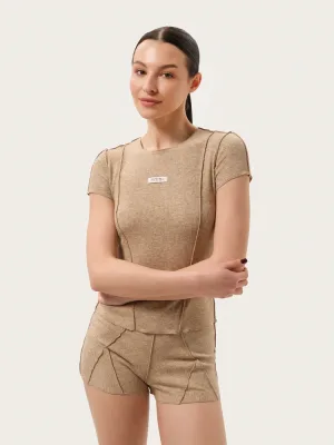 Geripptes Set in Cappuccino: Shorts und T-Shirt