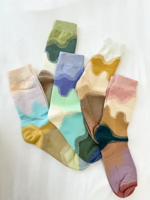 Set aus pastellfarbenen Socken mit gewelltem Abschluss