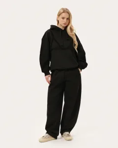 Schwarzer Anzug mit dekorativem Bralette aus Premium-Baumwolle