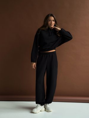 Schwarzer Basic-Anzug aus Premium-Baumwolle mit Fleece-Futter