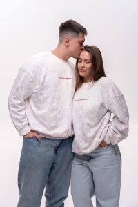 Unisex-Sweatshirt mit Thermoeffekt und Stickerei „Wärme kann man nicht verbergen“