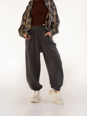 Grafitfarbene Jogger aus hochwertigem Fleece