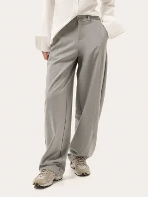 Hellgraue Basic-Hose mit Steppnähten