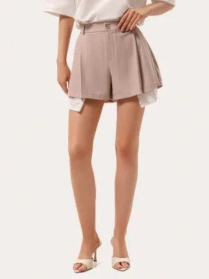 Gestreifte Mini-Shorts mit Spitzentaschen – Puderrosa