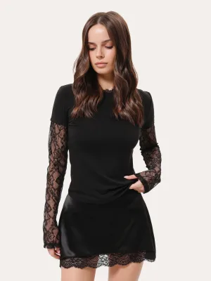 Figurbetonter, halbtransparenter Longsleeve mit Spitzenärmeln - Schwarz